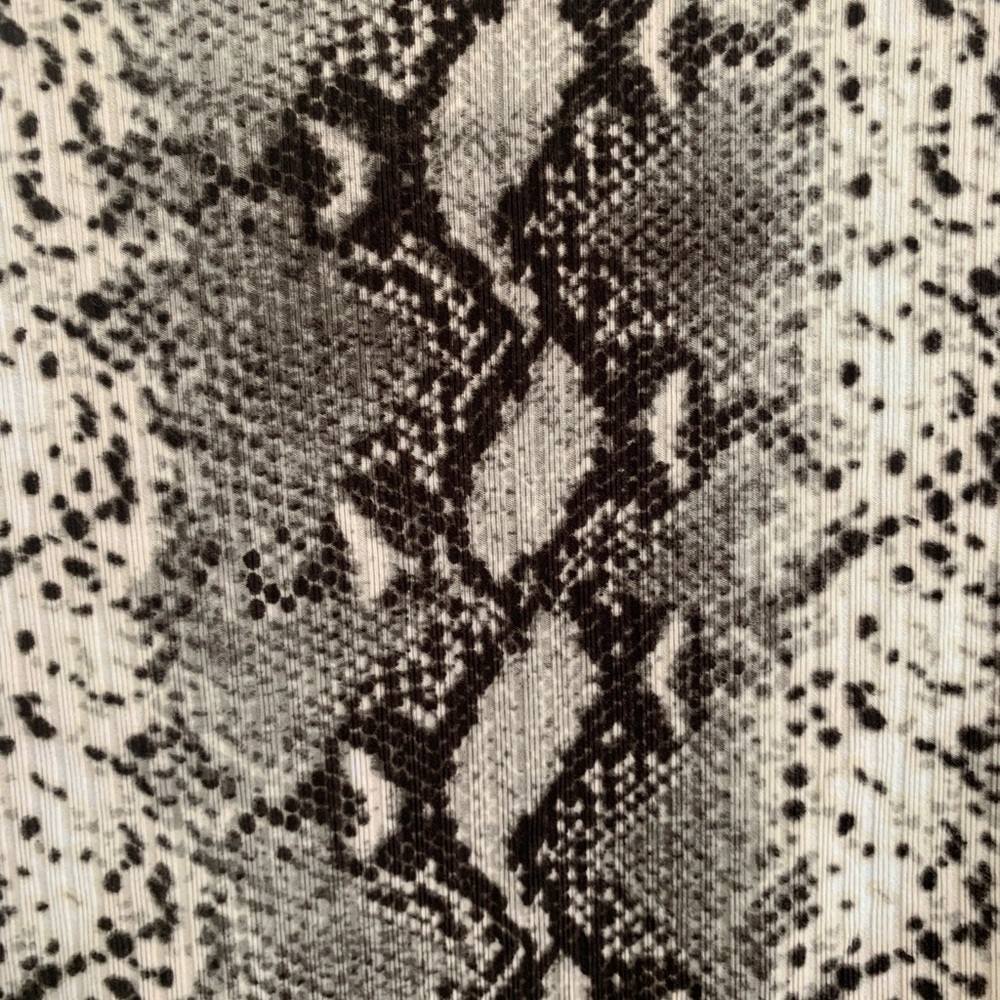Snakeskin Pattern Top - Picture 4 of 4